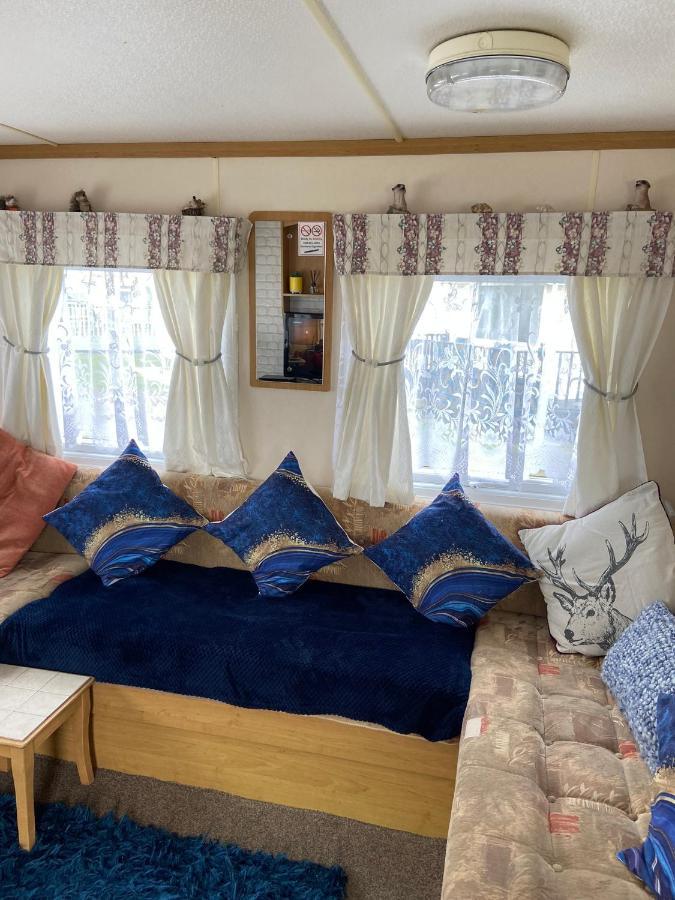 I13 The Chase Caravan Park Інголдмеллс Екстер'єр фото