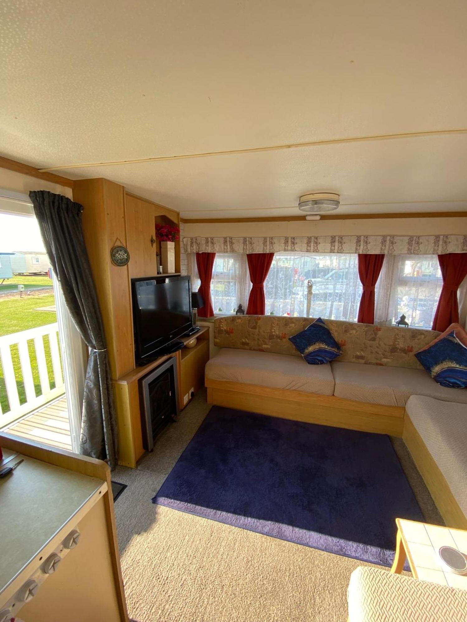 I13 The Chase Caravan Park Інголдмеллс Екстер'єр фото